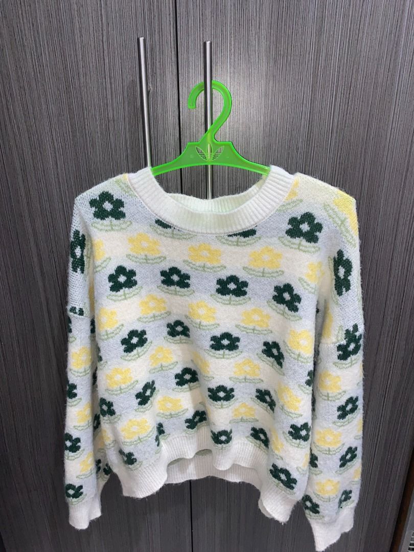 DECLUTTER SALE! cute flower knit sweater (Category: Coats, Jackets and Outerwear) located in Manila. Submitted by angmer (Listing ID 1362782463, Image 2). Description: 🌸 I'm selling preloved sweater. I bought it from an online instagram shop. 🌸 No flaws! Just cleaning out my closet Negotiable! MOP: Maya (preferably), GCASH Buyer will shoulder SF Open for meet-ups if you're near UST .