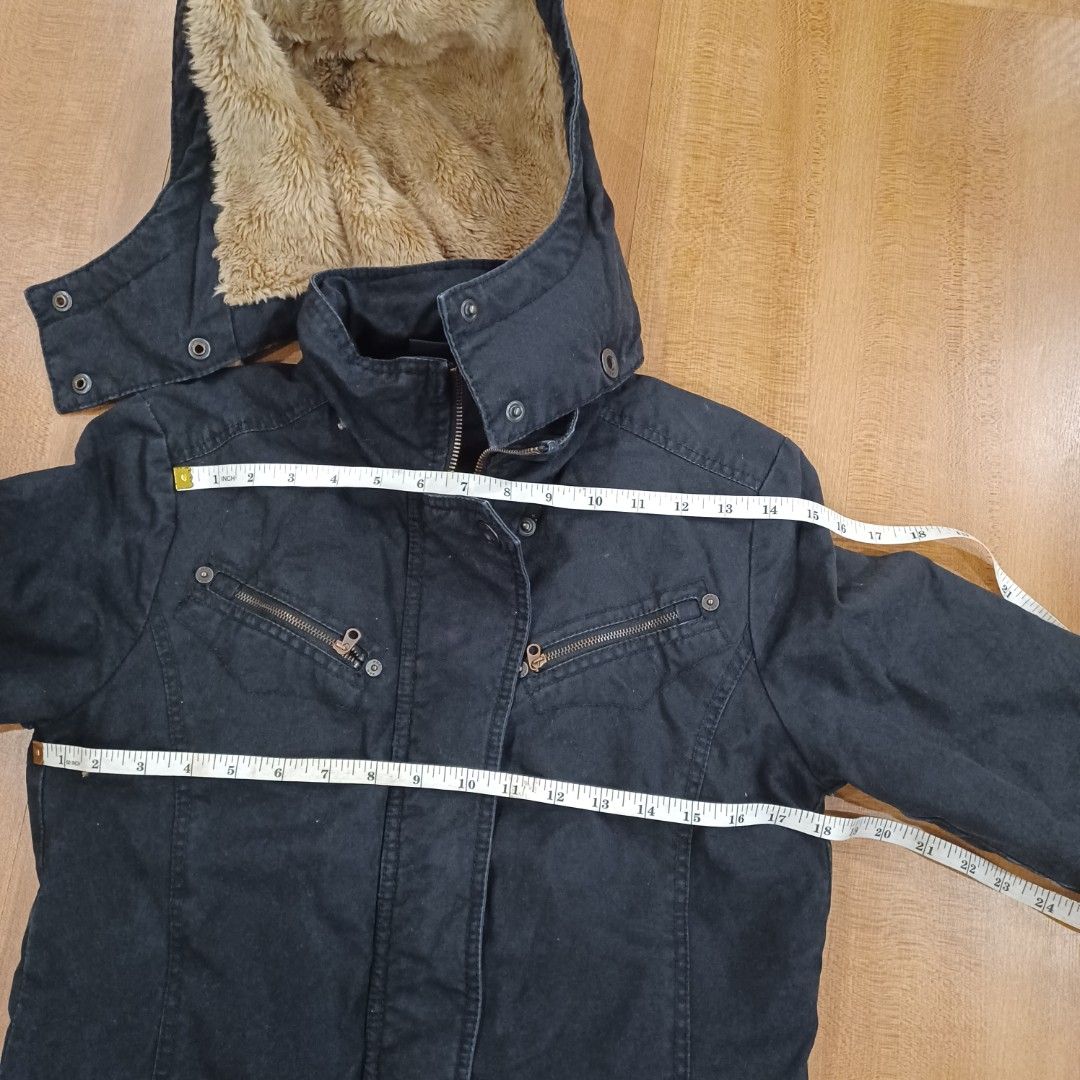 Esprit Parka Winter Coat Womens (Category: Coats, Jackets and Outerwear) located in Makati City. Submitted by path.walker (Listing ID 1362776425, Image 3). Description: .