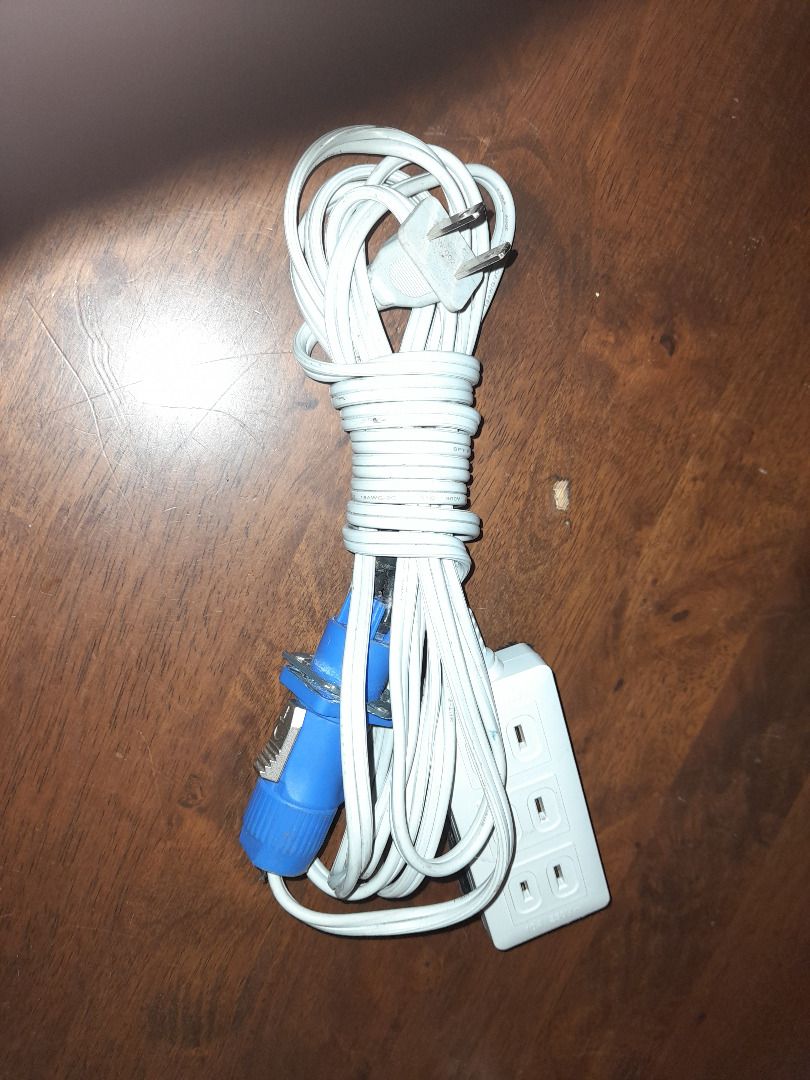 Extension Cord with Speakon Connector (Category: Cables & Adaptors) located in Las Pinas. Submitted by ninodpmas (Listing ID 1362770582, Image 1). Description: Extension Cord with Speakon Connector.