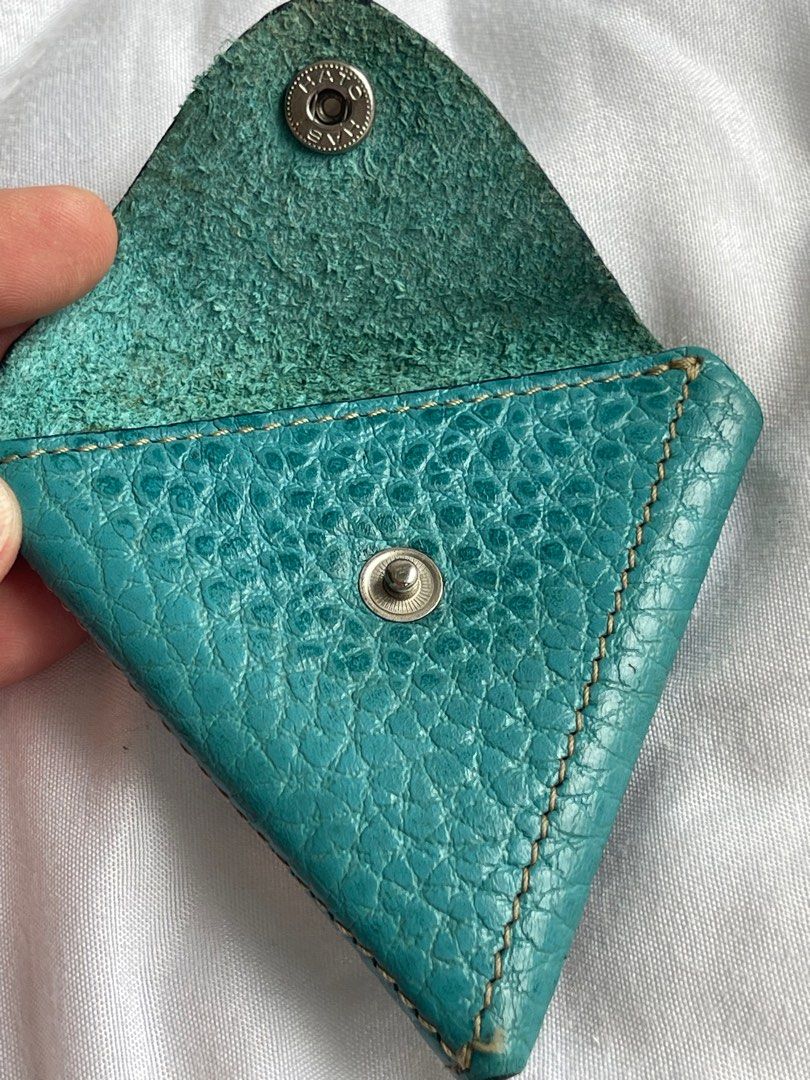 Fino (Category: Wallets & Card holders) located in Pasig City. Submitted by weng0952 (Listing ID 1362703814, Image 3). Description: Fino leatherware,cute coin purse Light green,no flaws.