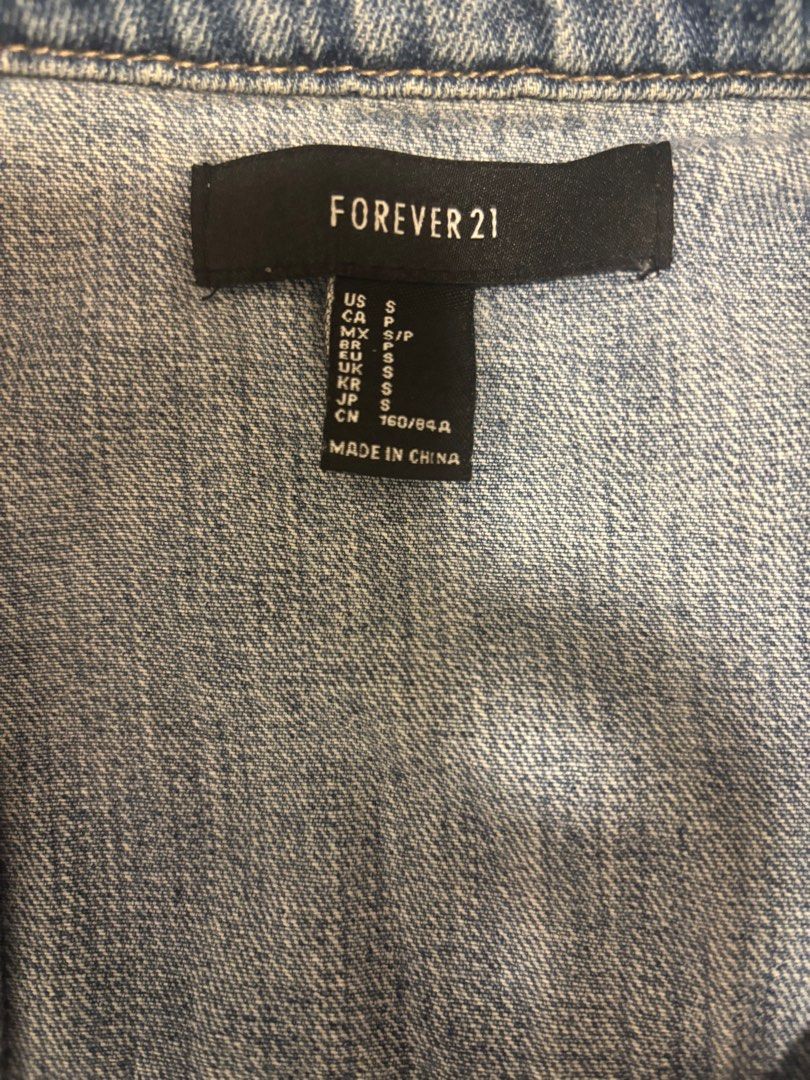 Forever21 denim jacket 16in shoulder width x20in length (Category: Coats, Jackets and Outerwear) located in Pasig City. Submitted by applegc2018 (Listing ID 1362728246, Image 3). Description: .