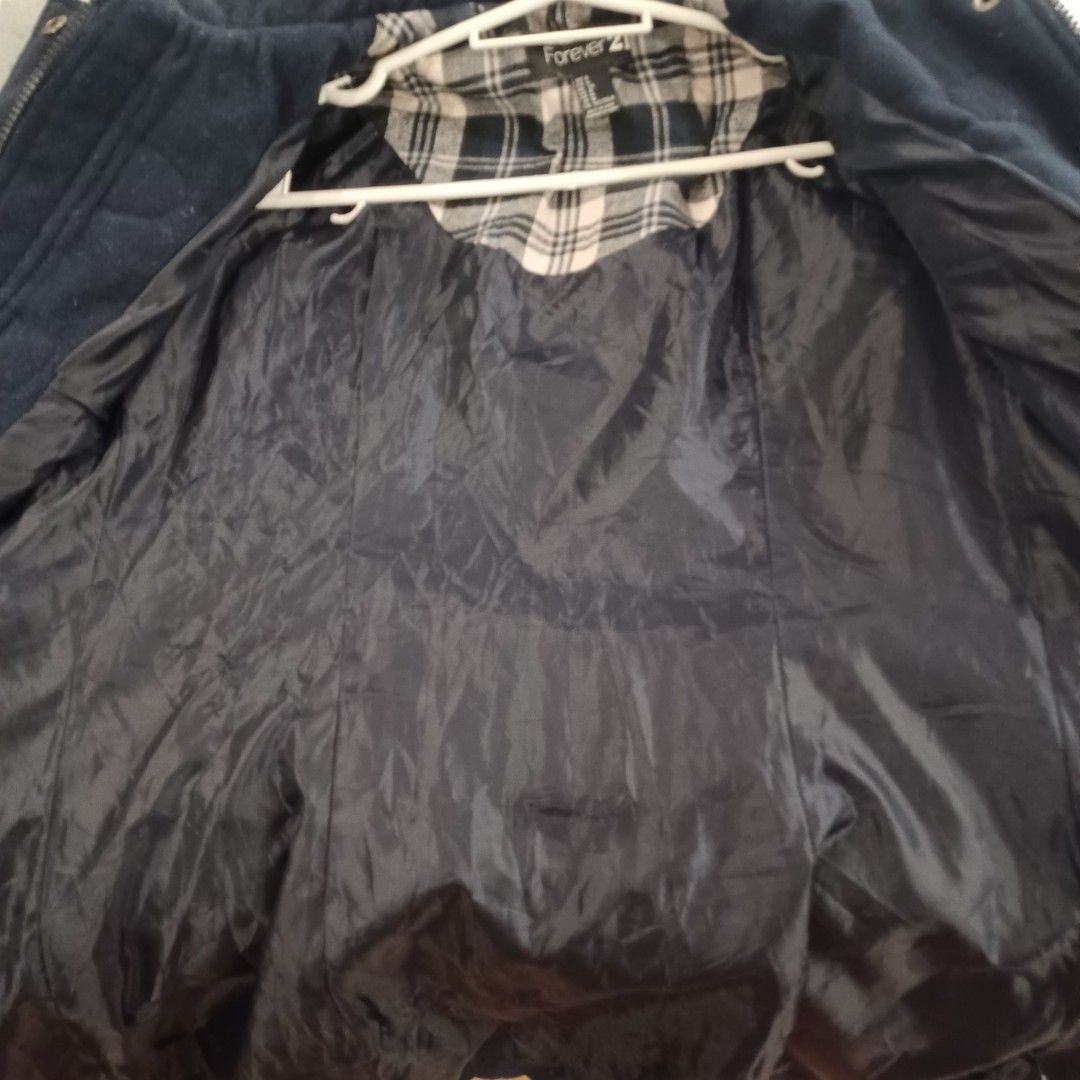 Forever 21 Duffle Coat Winter M Womens (Category: Coats, Jackets and Outerwear) located in Makati City. Submitted by path.walker (Listing ID 1362774985, Image 3). Description: .