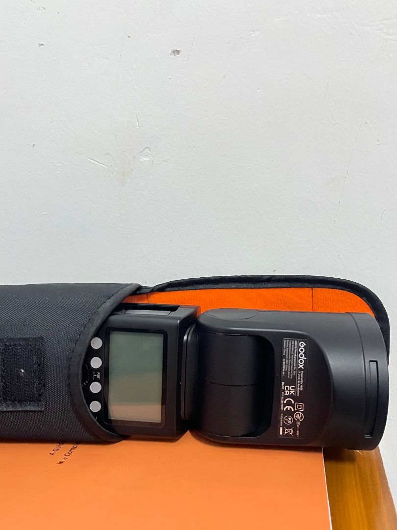 Godox V1 c (Category: Flashes) located in Caloocan City. Submitted by uzombastep35849 (Listing ID 1362764322, Image 1). Description: Godox V1 c for sale .