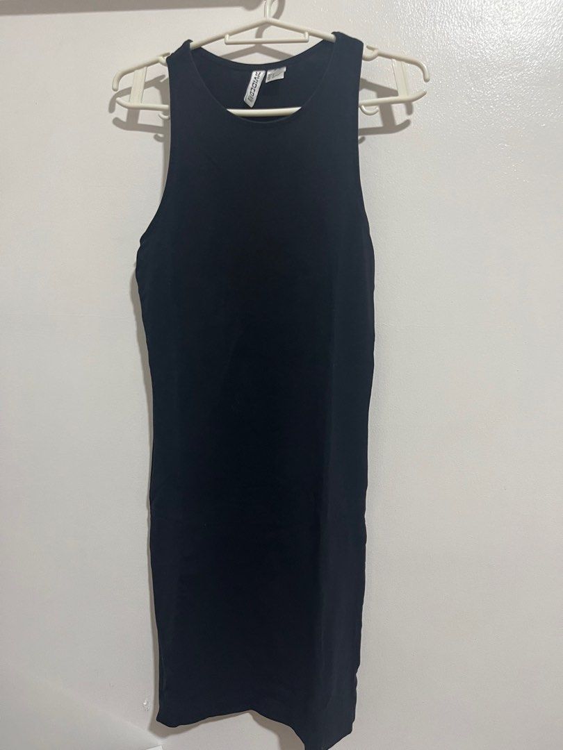 H&M Fitted Bodycon Dress (Category: Dresses) located in Quezon City. Submitted by d3clutters (Listing ID 1362796777, Image 1). Description: — complements body shape!.
