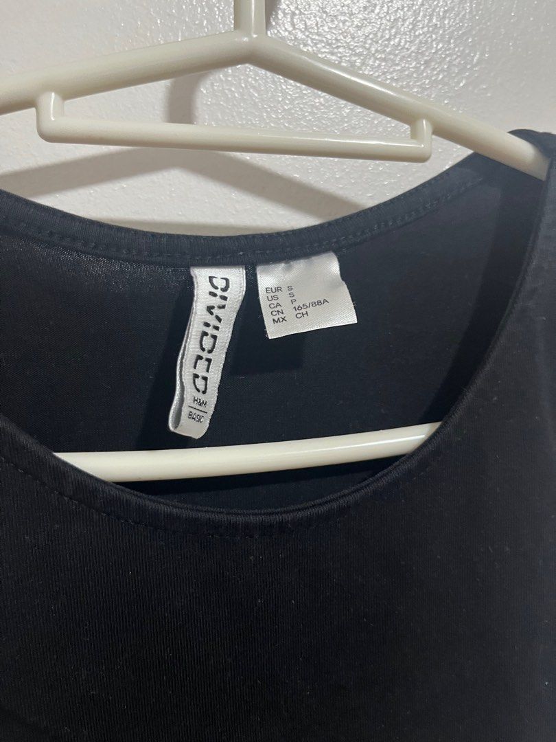 H&M Fitted Bodycon Dress (Category: Dresses) located in Quezon City. Submitted by d3clutters (Listing ID 1362796777, Image 2). Description: — complements body shape!.