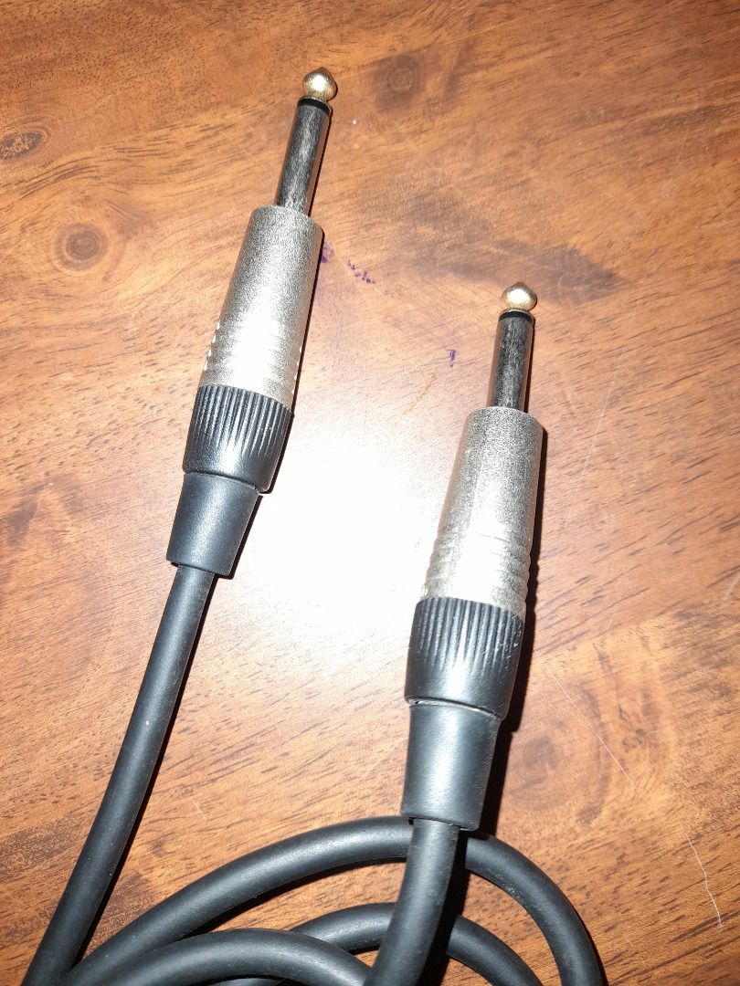 Hosa Guitar Cable (Category: Musical Instruments) located in Las Pinas. Submitted by ninodpmas (Listing ID 1362770312, Image 2). Description: Hosa Guitar Cable.