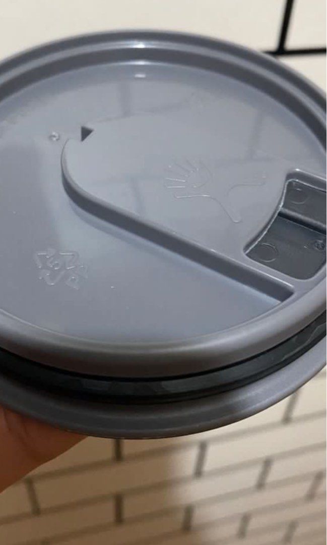 Hydroflask 28oz tumblr (Category: Water Bottles & Tumblers) located in Quezon City. Submitted by rialynbcg (Listing ID 1362768557, Image 2). Description: .