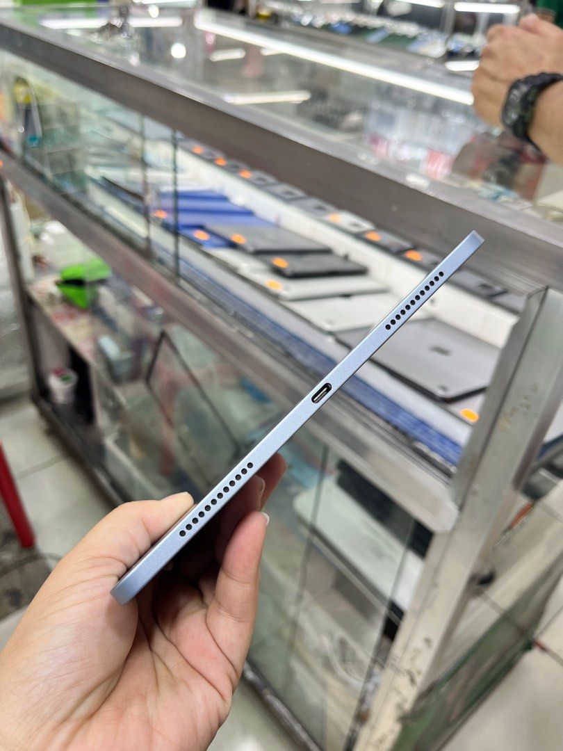iPad Air 4 256GB Wifi Only No Issue (Category: iPad) located in Pasig City. Submitted by fairgadgetshop (Listing ID 1362798103, Image 3). Description: Buy • Sell • Trade • Swap Legit Seller w/ Physical Store Mabilis Kausap / Pass sa Scammer RFS: Buy and Sell 😊 Installment via Credit Card, GGives, Gcredit, SPaylater and Billease with additional interest We accepting Brandnew or Secondhand iPad Air 4 256GB Wifi Only No Issue Working Truetone No hi
