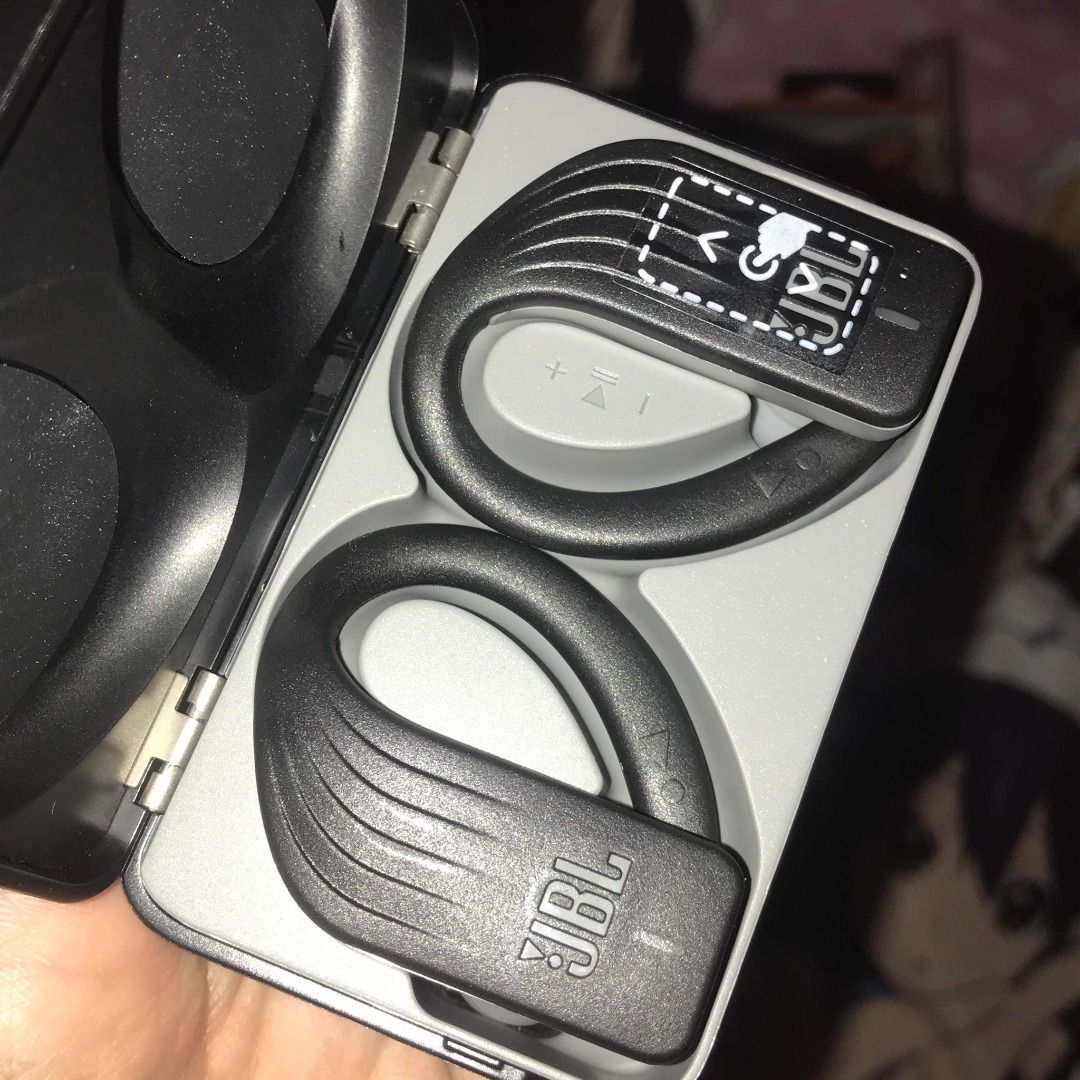 JBL Endurance Peak Wireless II ll 2 Waterproof (Category: Earphones) located in Quezon City. Submitted by marukido (Listing ID 1362794375, Image 2). Description: ☆ price nego if take more, never been used ☆ avail for trade ☆ rfs decluttering ☆ pm for more info.