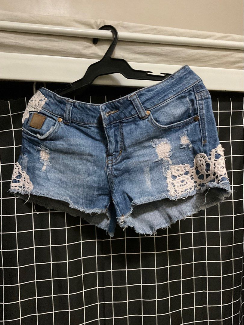 Jennyfer Shorts (Category: Shorts) located in Taguig. Submitted by aerish_declutter (Listing ID 1362818619, Image 1). Description: gcash or cash.