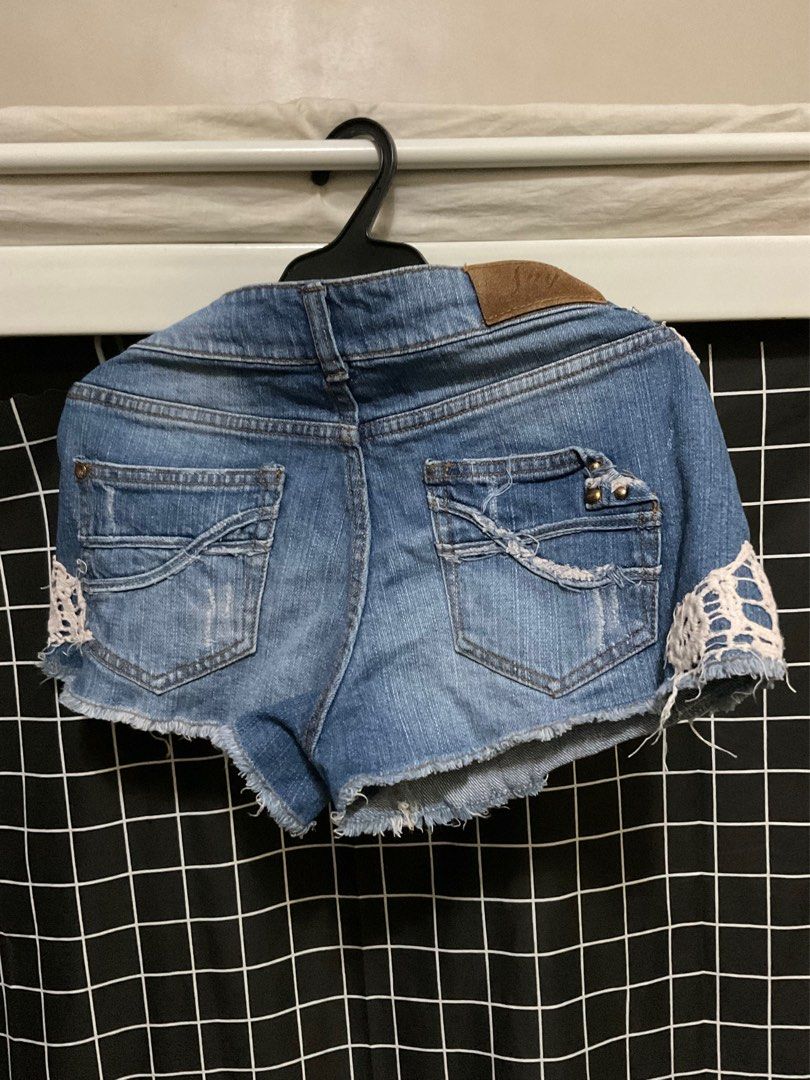 Jennyfer Shorts (Category: Shorts) located in Taguig. Submitted by aerish_declutter (Listing ID 1362818619, Image 2). Description: gcash or cash.