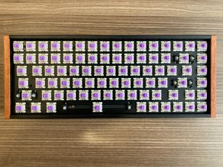 （分類：）位於 。 由 vinc6 提交（商品編號 1362693291，圖片 1）。簡介： 。