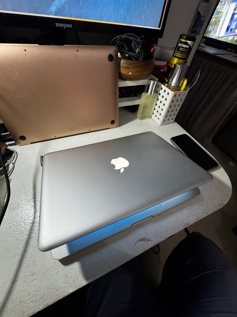 Macbook Pro Mid-2012 16GB 500GB SSD (Category: Laptops & Notebooks) located in Pasig City. Submitted by ikwbs (Listing ID 1362790361, Image 2). Description: Selling my Pre-loved Macbook Pro Mid-2012. RFS: Decluttering Why consider this? - Everything in good working condition - Upgraded RAM to 16GB - Upgraded SSD to 500GB Samsung Evo 870 - Can play your CDs, DVDs, as well as burn them - Great for browsing the web, watching vidoes, writing document