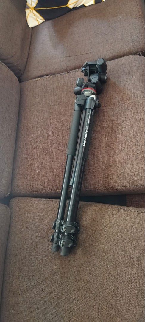 Manfrotto tripod (Category: Tripods & Monopods) located in Imus. Submitted by robbiejen (Listing ID 1362752919, Image 3). Description: Manfrotto tripod stable smooth no issue. Like new di nagagamit na nego pa pm lng.