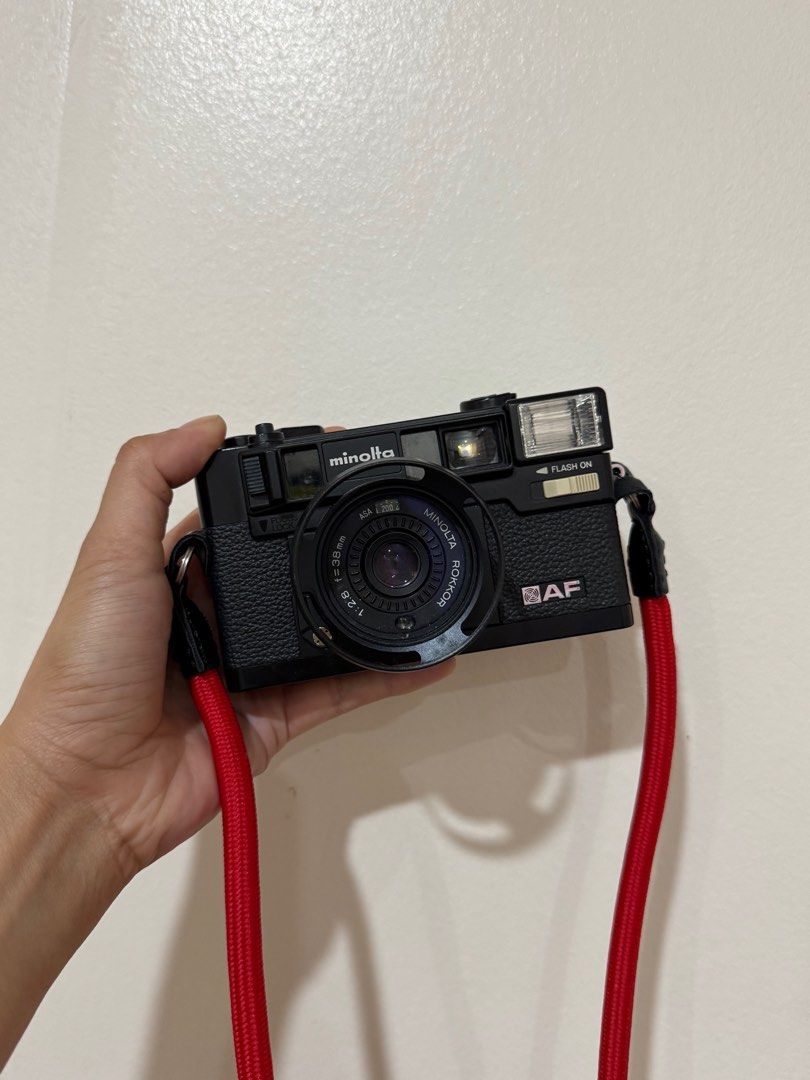 Minolta himatic af film camera (Category: Cameras) located in Taguig. Submitted by ellaaa97 (Listing ID 1362667313, Image 1). Description: Minolta himatic af film camera Good condition (no noticeable flaws) Can send sample photos Personally used for travels.