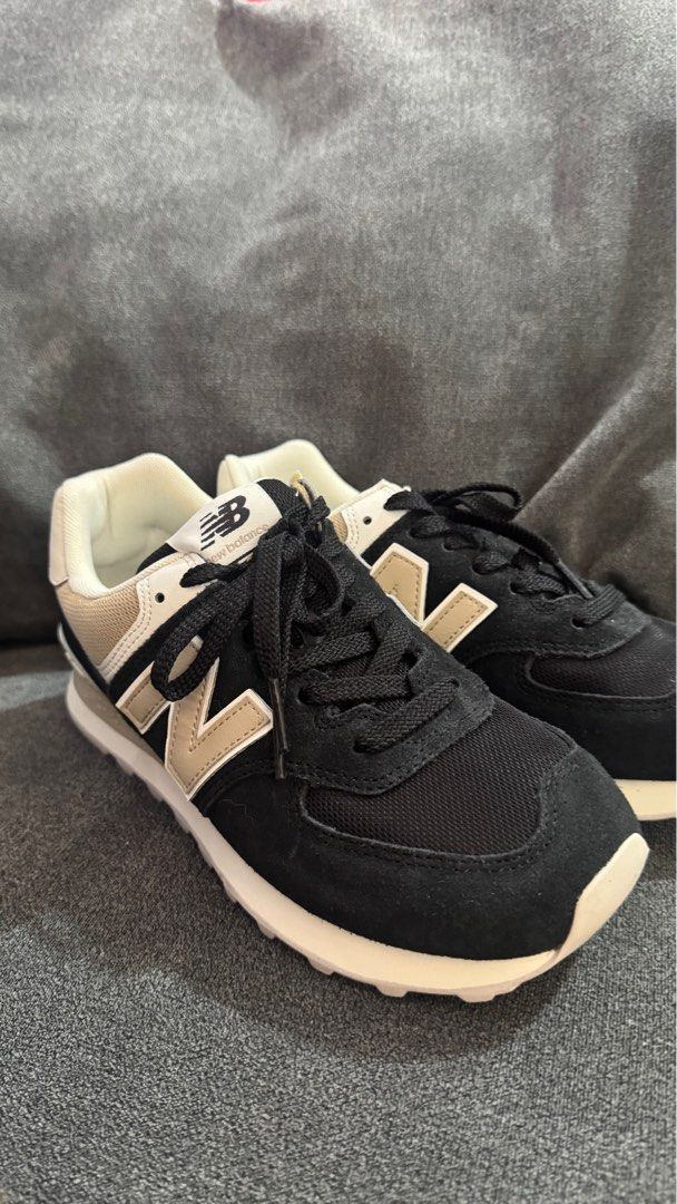 New Balance 4574 (Category: Sneakers) located in Marikina City. Submitted by decltqueen (Listing ID 1362689317, Image 2). Description: Used once Bought in Japan for 7k++ No box RFS: di bagay.