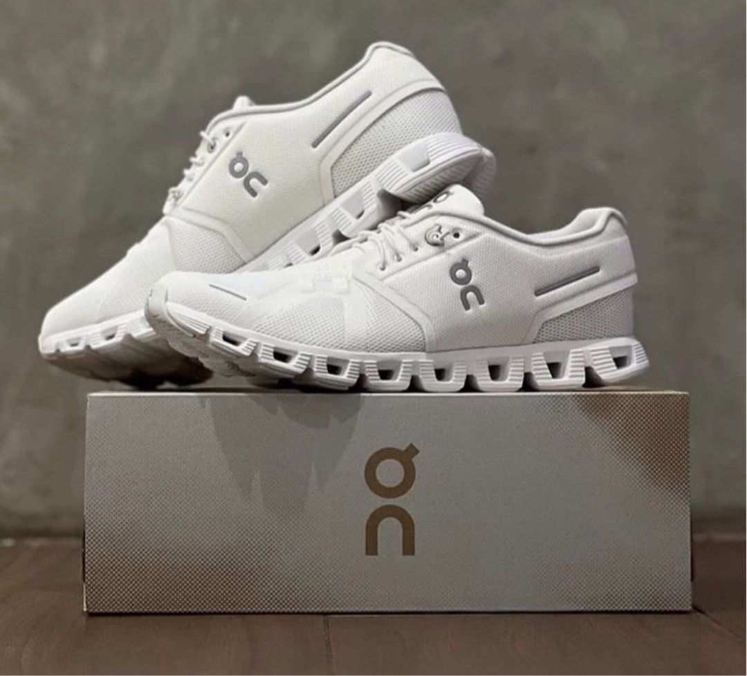 On Cloud （分類：波鞋）位於 Hong Kong。 由 raket_jes21 提交（商品編號 1362829489，圖片 1）。簡介： 。