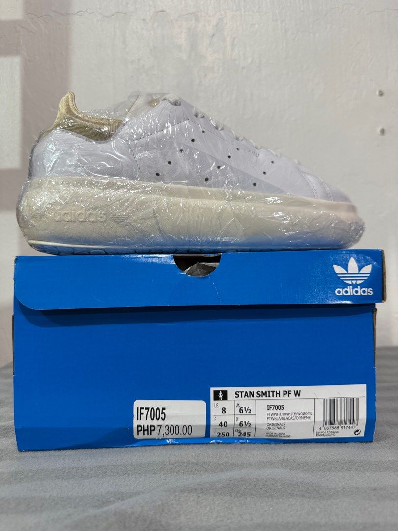 Original Stan smith Adidas white gold with box (Category: Sneakers) located in Manila. Submitted by eairam (Listing ID 1362772771, Image 2). Description: Size Womens US 8 (24.5cm) Size Mens US 6.5 (23cm) 100% Original Adidas Stan Smith Gold & white color with box Fitting time only like new! No Damage (Malinis) Price Negotiable Meet ups SM Sta Mesa Centerpoint Manila Pm for more info.