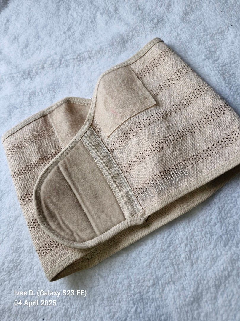 Postnatal Abdominal/Tummy Binder (Category: Maternity Care) located in Quezon City. Submitted by dandelionmnl (Listing ID 1362673890, Image 2). Description: Item: Postnatal Abdominal/Tummy Binder Condition: Preloved Size: Medium (L x W): -to follow Flaw: Has a bit of pink stain at the front (not washable) Price: 79.