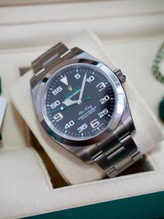 (Category: ) located in . Submitted by vintagewatchmaison (Listing ID 1362700553, Image 1). Description: .