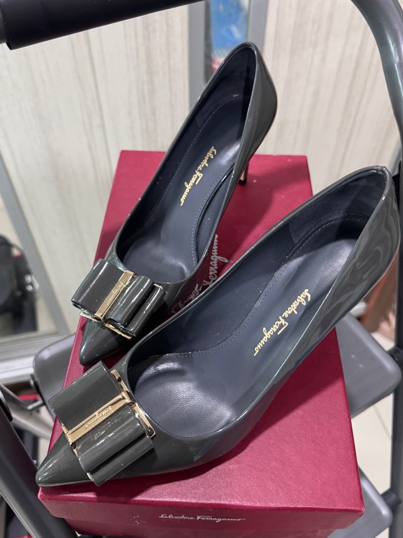 ferragamo zeri pump