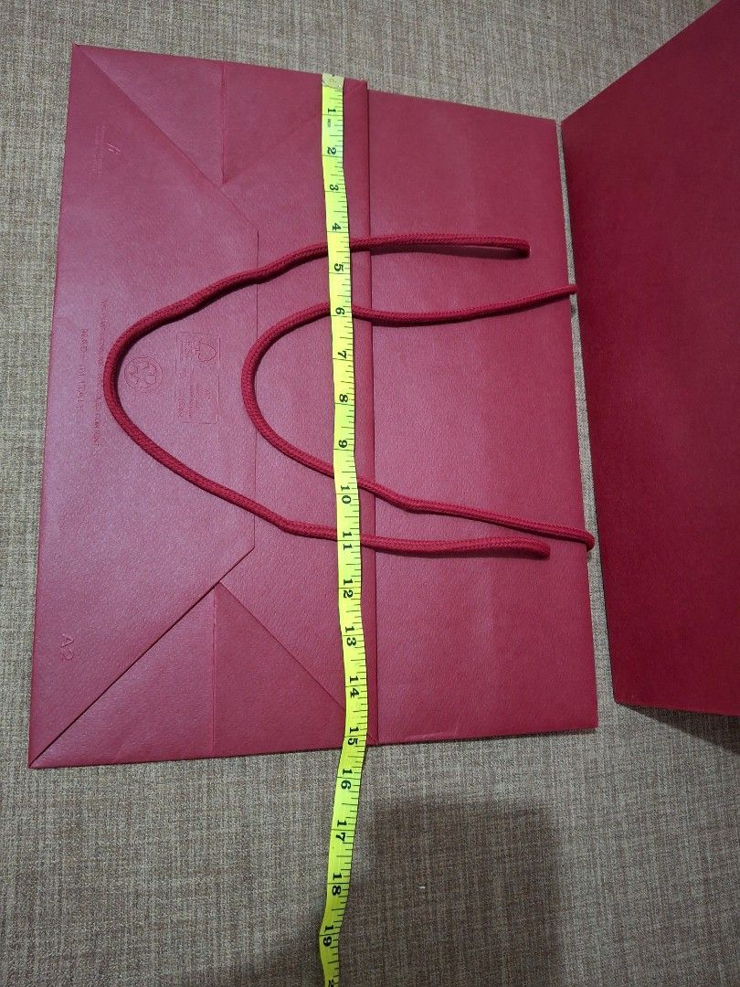Salvatore f...pbag (Category: Luxury Bags & Wallets) located in Bulacan. Submitted by cocooo18 (Listing ID 1362696401, Image 2). Description: 350 each..if bindle meron discount.