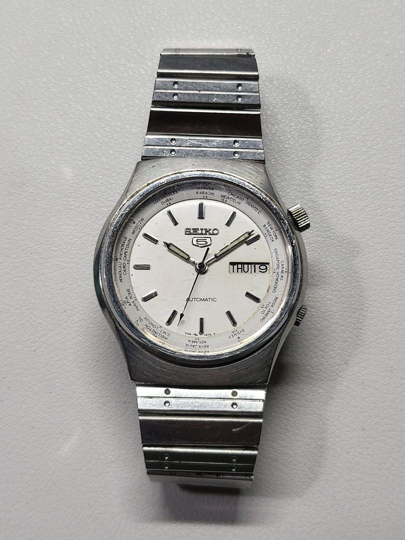 Seiko World Time 7009-886A Automatic (Category: Men's Watches) located in Iloilo. Submitted by KCY_Timepieces (Listing ID 1362665213, Image 1). Description: *Different Dial Model: Seiko Material: Stainless steel Color: White Bracelet: Seiko Case Size: Lug Width: Inclusions: Watch Only *********************************************** MOP: COD/COP, Bank Transfer, Gcash All deposits are non refundable and non transferable to another item All sales ar