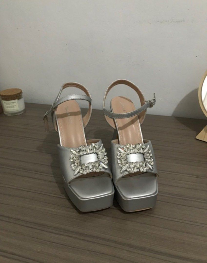 Silver chunky high heels - size 9 (Category: Heels) located in Makati City. Submitted by shopluv.mnl (Listing ID 1362781536, Image 1). Description: .