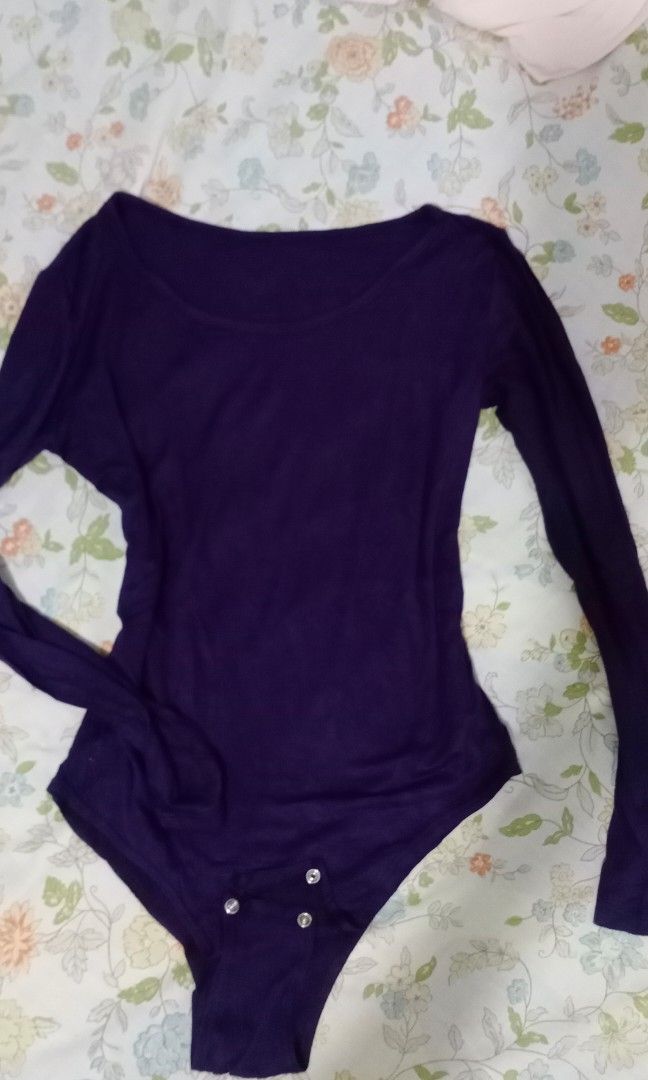 Stretchable Bodysuit (Category: Longsleeves) located in Makati City. Submitted by decluttering_stuff101 (Listing ID 1362753019, Image 1). Description: large stretchable.