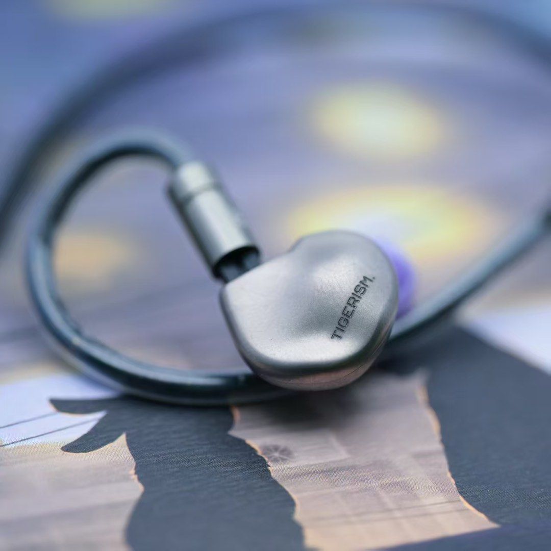 Tigerism Rabbit / Bunny 1DD HiFi In ear monitor - Local Warranty&Free Gift (Category: Earphones) located in Singapore. Submitted by easonmusic7 (Listing ID 1362683798, Image 2). Description: Brand new 1 year warranty $349 with Type-C DSP cable $399 with 4.4 cable $499 woth both DSP and 4.4 cable.