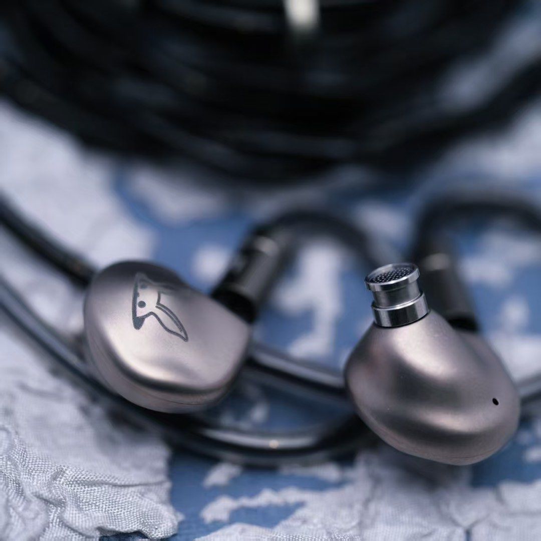 Tigerism Rabbit / Bunny 1DD HiFi In ear monitor - Local Warranty&Free Gift (Category: Earphones) located in Singapore. Submitted by easonmusic7 (Listing ID 1362683798, Image 3). Description: Brand new 1 year warranty $349 with Type-C DSP cable $399 with 4.4 cable $499 woth both DSP and 4.4 cable.