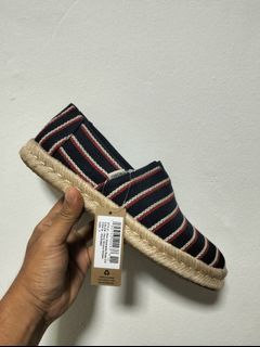 (Category: ) located in . Submitted by SundayGoods (Listing ID 1362800597, Image 1). Description: .