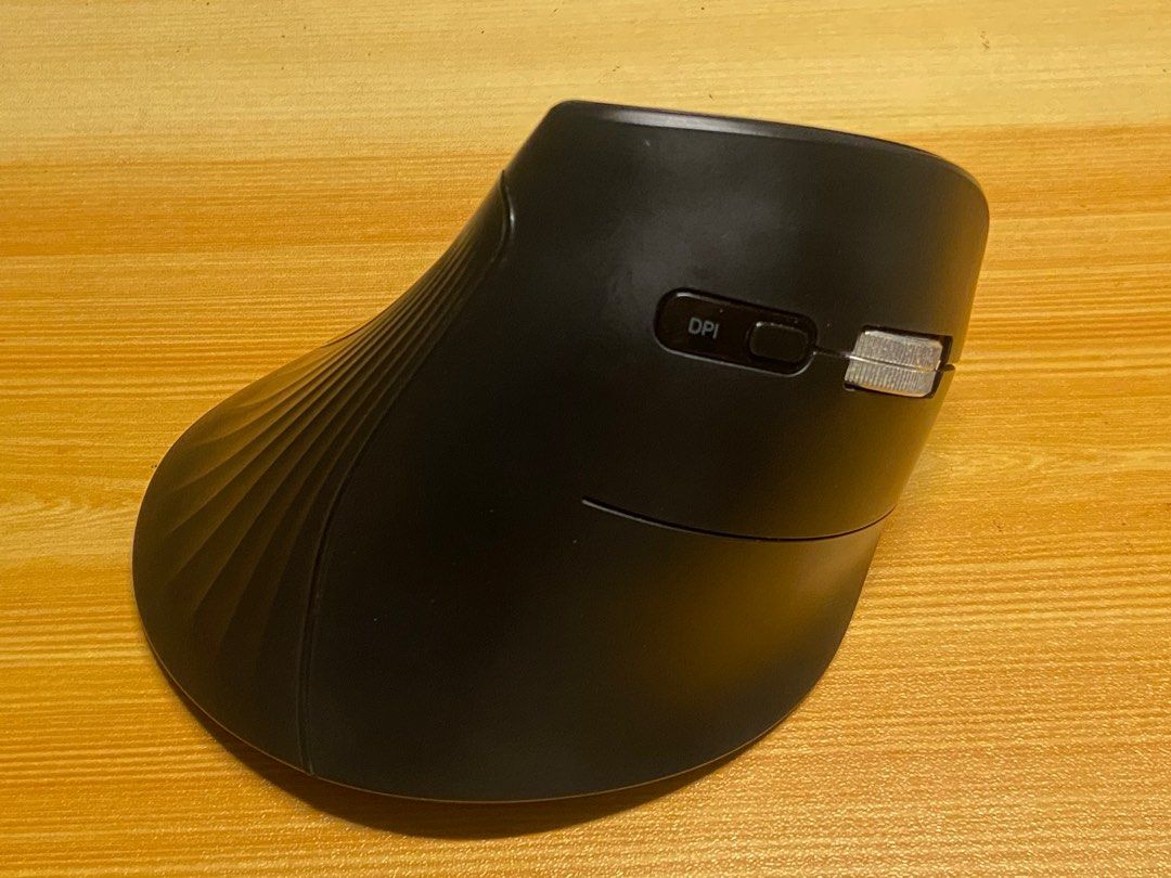 Ugreen Vertical Mouse (Category: Mouse & Mousepads) located in Candaba. Submitted by RyanG (Listing ID 1362829132, Image 2). Description: UGREEN Vertical Mouse Wireless (Bluetooth 5.0+2.4G) Ergonomic Mouse with 5 Buttons, 1000/1600/2000/4000 DPI, Prevention of Mouse Arm, Vertical Mouse Compatible with PC/Laptop/Tablet, Black..