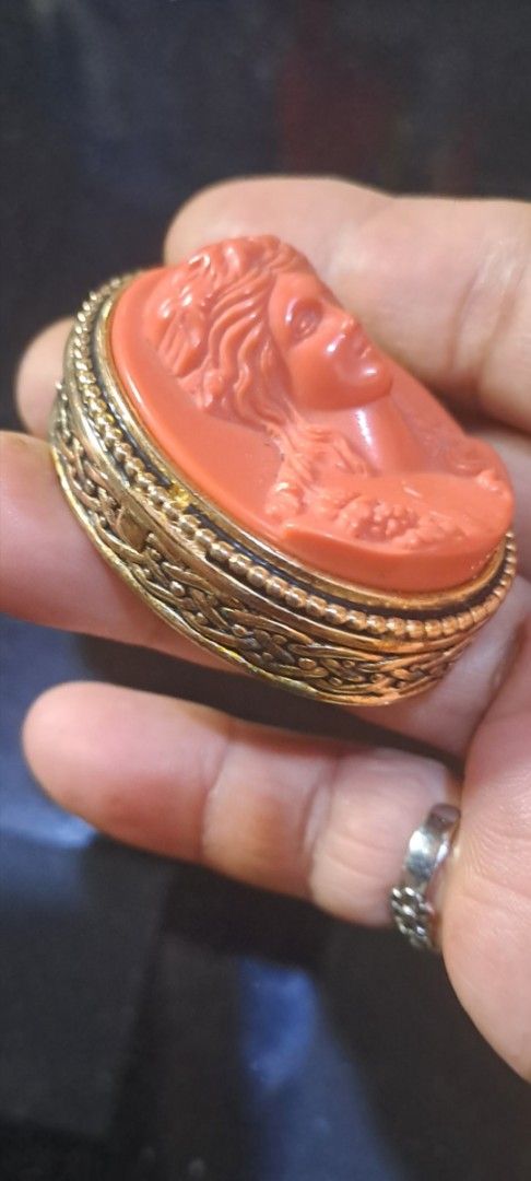 Vintage Estee lauder solid perfume CAMEO (Category: Fragrance & Deodorants) located in Davao. Submitted by bravemoon_556cd5 (Listing ID 1362658603, Image 3). Description: we ship nationwide gcash or bank account payment.