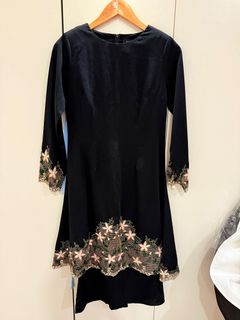 (Category: ) located in . Submitted by mya89wardrobe (Listing ID 1362790508, Image 1). Description: .