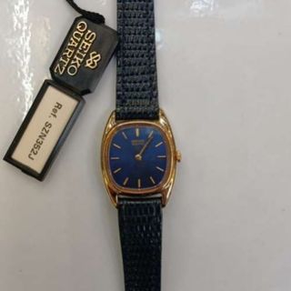 Sold Out ( 精工聖杯錶后 ）全新日本制造Vintage 1970 Seiko 2P20-5630 ( Patek Phillipe Blue Ellipse Style ) Lady 's Quartz Watch W/Leather Strap ( 獨特的攝人魅力, 越睇越靚, 令女士愛不釋手）（ 歡迎先8來店睇貨, 滿意才買 )64216419498883110