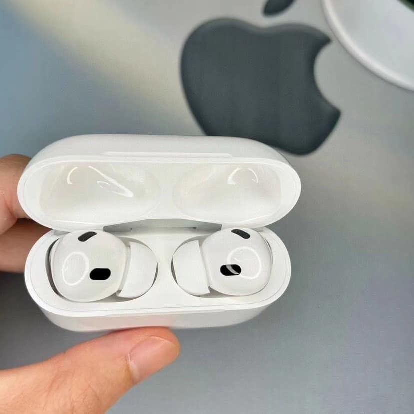 AIRPODS PRO 2 TYPE C LATEST (HK VARIANT) (Category: Earphones) located in Manila. Submitted by red.g (Listing ID 1366671392, Image 3). Description: BRANDNEW AND SEALED • Airpods PRO 2 TYPE C • 800 pesos Only ! 800 pesos Only ! 800 pesos Only ! J&T, LALAMOVE, PICKUP AND MEETUP. LRT TAYUMAN, LRT CARRIEDO, SM SAN LAZARO, SM QUIAPO.
