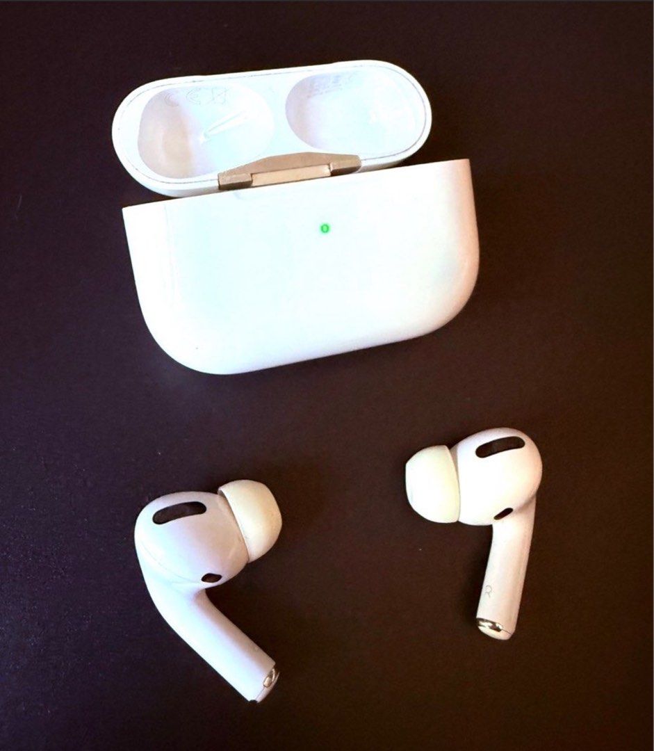Apple AirPods Pro (Category: Earphones) located in Singapore. Submitted by darshanbiz71837 (Listing ID 1366610176, Image 2). Description: Apple AirPods Pro gen 1 authentic bought in Singapore battery life 4hours normal mode works perfectly fine but in anc and transparency mode got slight buzzing sound.