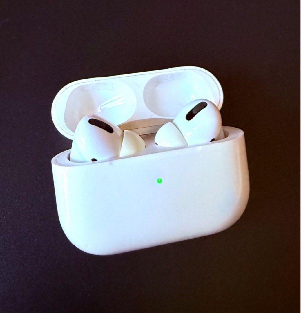 Apple AirPods Pro (Category: Earphones) located in Singapore. Submitted by darshanbiz71837 (Listing ID 1366610176, Image 1). Description: Apple AirPods Pro gen 1 authentic bought in Singapore battery life 4hours normal mode works perfectly fine but in anc and transparency mode got slight buzzing sound.