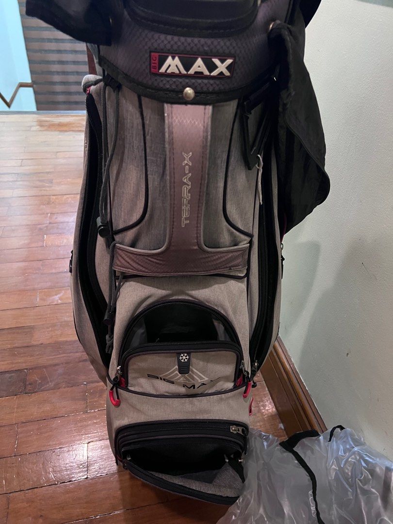 Big Max Terra-X Golf Bag (Category: Golf) located in San Pedro. Submitted by ot1981 (Listing ID 1366680442, Image 3). Description: color: Silver/Red -14-Way Organizer Top -Full-length divider -7 pockets - plastic Rain cover -Umbrella holder -Towel holder -Easy carry handle - XL Cooler pocket -Ultralight weight -Weight: 2.5kgs Meet up, depending on the day: -South Point Driving Range or around the area -Evia mall -Greenbelt/Makati CBD area -Rivier
