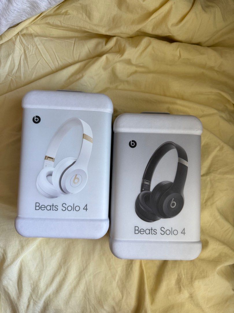 [BNEW/SEALED] Beats Solo 4 (Category: Headphones & Headsets) located in San Pedro. Submitted by preloved.e (Listing ID 1366630026, Image 3). Description: 3 STOCKS AVAILABLE 2 White 1 Black 📌Brand new — original 📌Bought from the US .