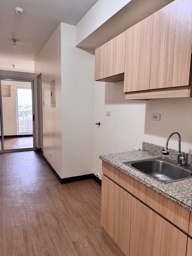 Celandine One Bedroom Unit (Category: Apartments & Condos) located in Pasig City. Submitted by liza.ordonio (Listing ID 1366661686, Image 2). Description: Celandine 1 bedroom Unit. Rate: 14k inclusive condo dues Minimum of 3 year lease.