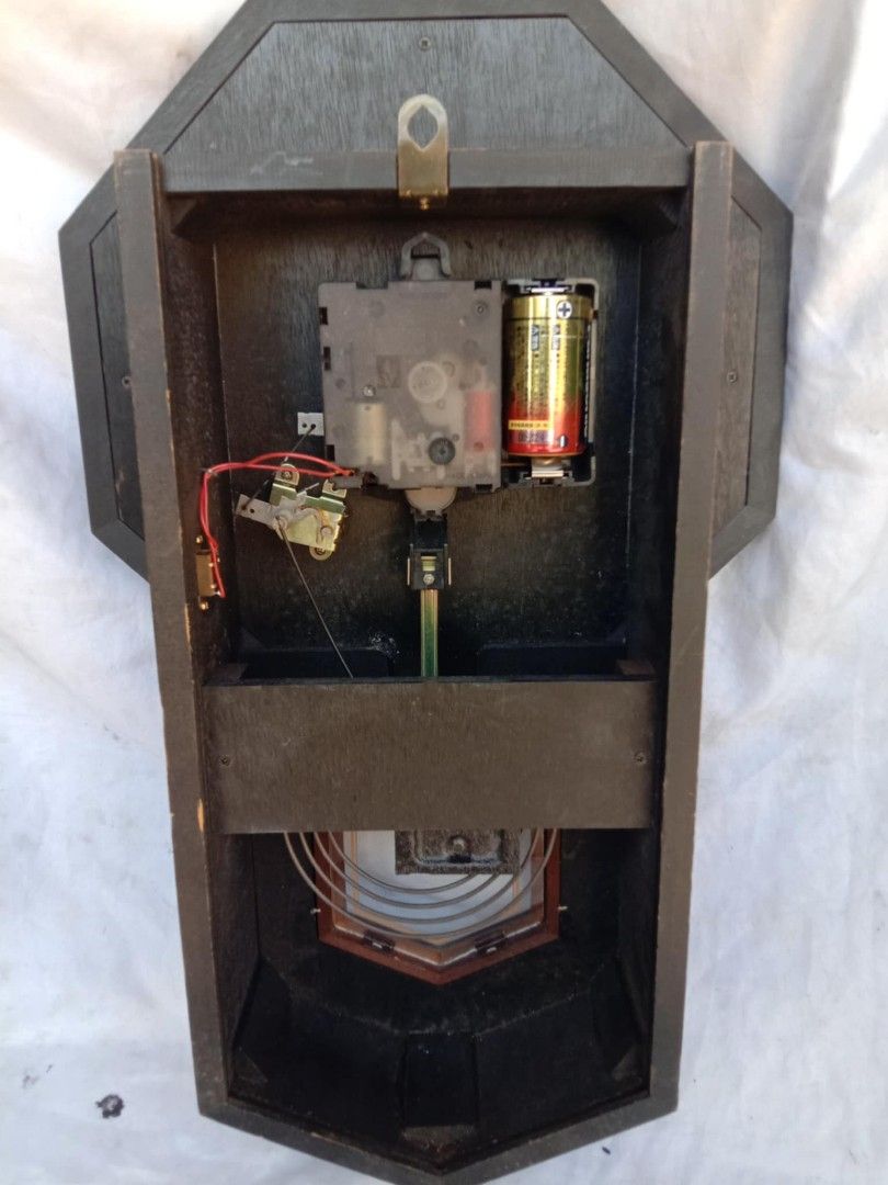 CITIZEN battery operated Regulator clock Tested working Issue no pendulum and back cover 650php (Category: Clocks) located in Quezon City. Submitted by jpnvintageonline (Listing ID 1366554124, Image 3). Description: CITIZEN battery operated Regulator clock Tested working Issue no pendulum and back cover 650php.