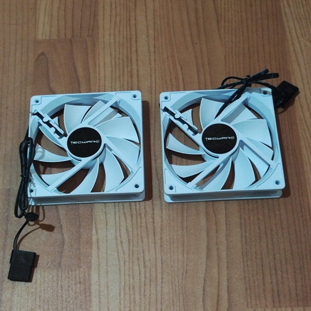 computer FAN non RGB white (Category: Computer Parts) located in Quezon City. Submitted by waaaaannnnna (Listing ID 1366667633, Image 1). Description: brand new non rgb white.