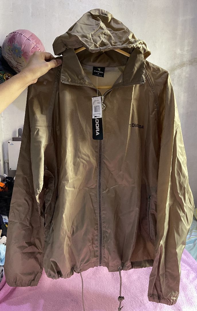 Diadora Jacket / Windbreaker with hood (Category: Coats, Jackets and Outerwear) located in Pasig City. Submitted by armcjay (Listing ID 1366706891, Image 1). Description: Brand New Diadora Jacket / Windbreaker with hood Size: Medium Purchased from Las Vegas, NV, USA.