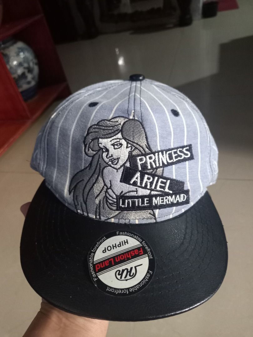 Vintage Disney cap (Category: Hats & Beanies) located in General Trias. Submitted by smyls (Listing ID 1366644690, Image 1). Description: .