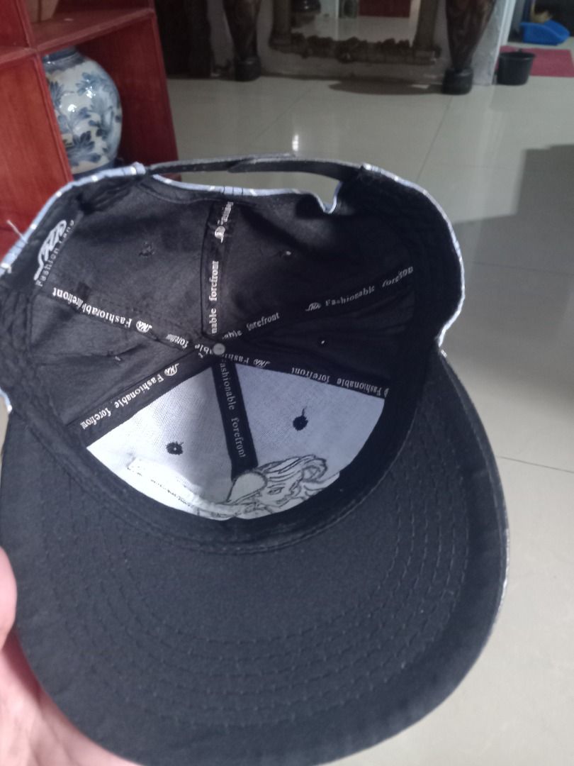 Vintage Disney cap (Category: Hats & Beanies) located in General Trias. Submitted by smyls (Listing ID 1366644690, Image 3). Description: .