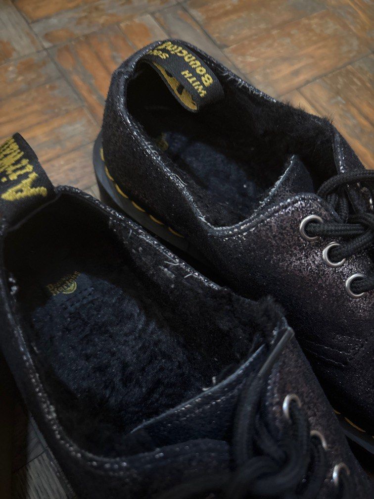 Dr. Martens Distressed Metallic Lace Ups (Category: Loafers) located in Cainta. Submitted by kondomari (Listing ID 1366599974, Image 2). Description: .