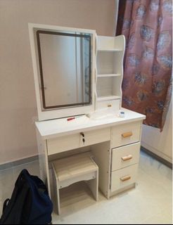 (Category: ) located in . Submitted by shopwithmeeee_ (Listing ID 1366668728, Image 1). Description: .