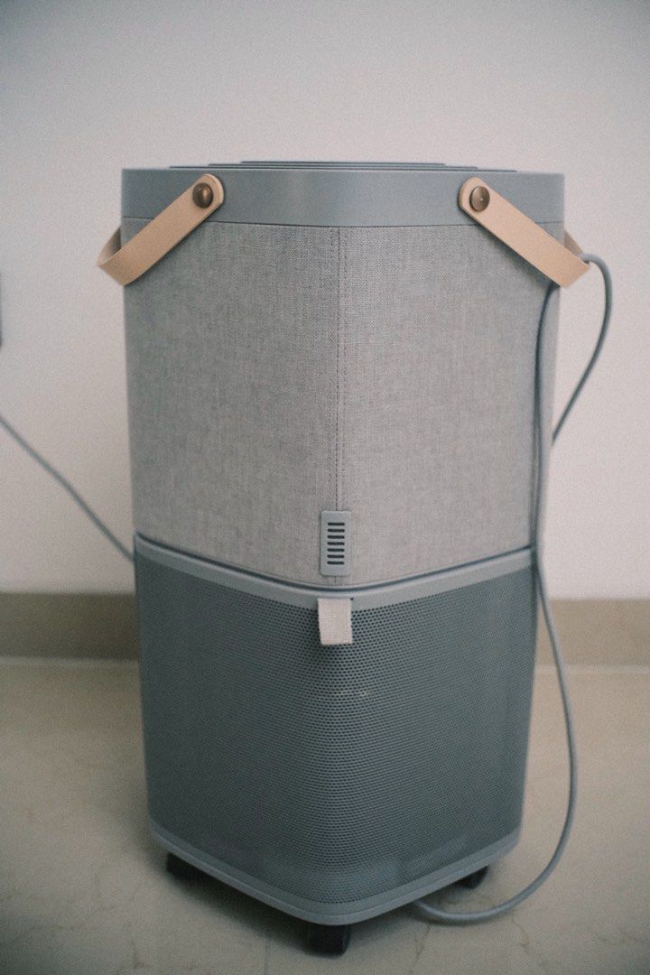 Electrolux A9 Air Purifier PA91-406GY (Kategori: Perabotan Rumah) berada di Jakarta Barat. Dikirim oleh snahodnanreh (ID iklan 1366598170, Gambar 3). Deskripsi: - Electrolux A9 Air purifier - Untuk ruangan 88m2 - Pakai Hepa filter, anti bakteri, active carbon. - Pemakaian sangat mudah, ada auto mode - Pemakaian +/- 1 tahunan - Kondisi aman, fungsi normal, sensor udara normal, eksterior rapi. - Minus: Dus dan buku sudah tidak ada. * COD: Puri inda